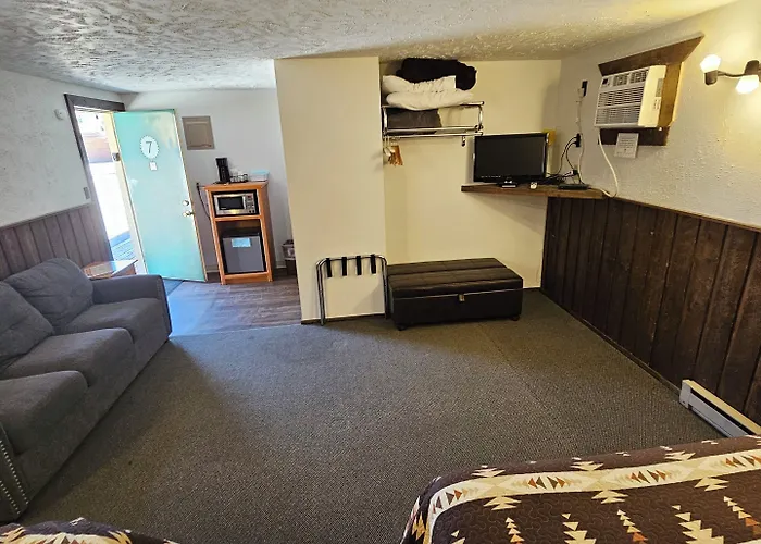 Motel The 4*